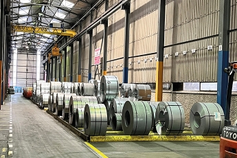 Brandt célèbre ses 100 ans  en levant le voile sur son usine  de Saint-Jean-de-la-Ruelle